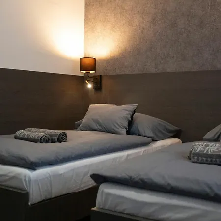 Valla & Restauracia Guest house Malacky