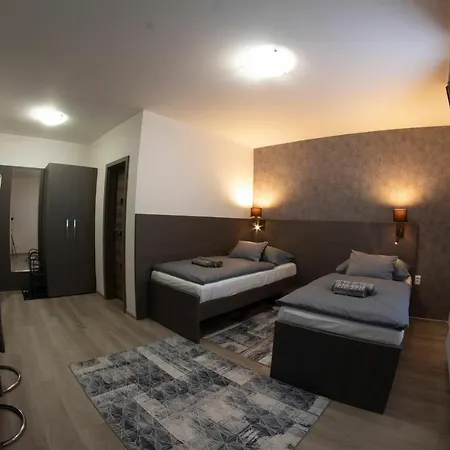 Valla & Restauracia Guest house Malacky