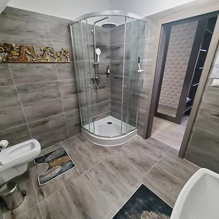 Valla & Restauracia Guest house *