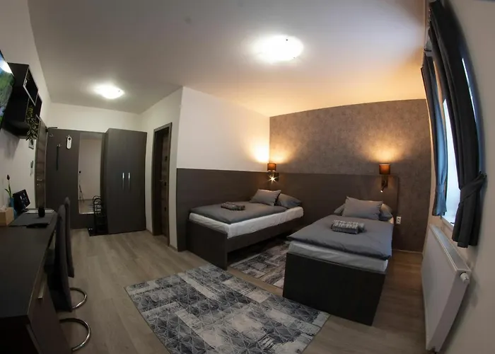 Valla & Restauracia Guest house Malacky